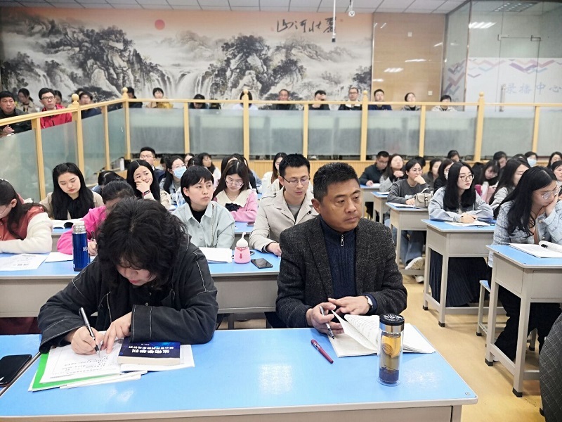听课教师.jpg