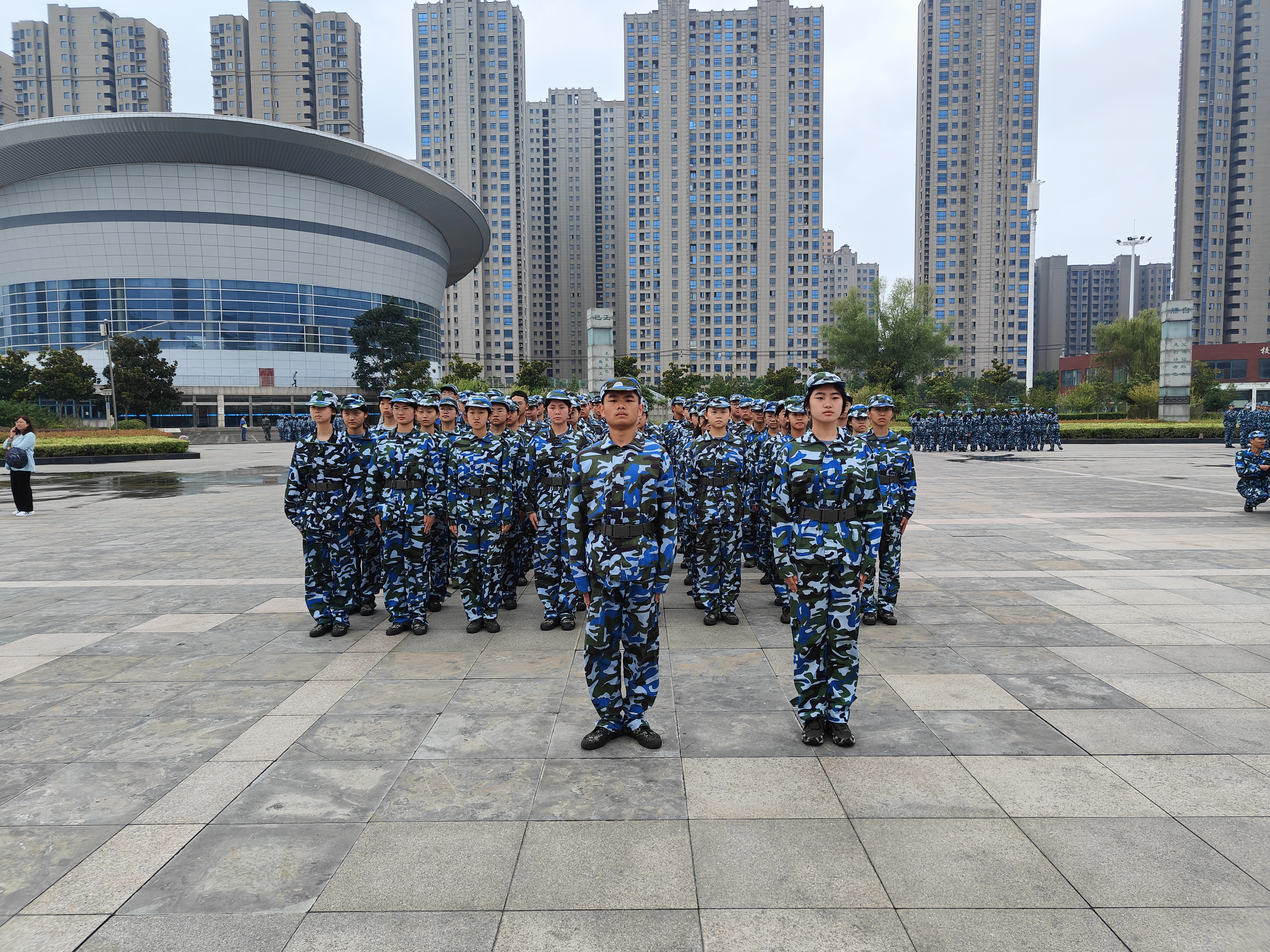 高一18班.jpg
