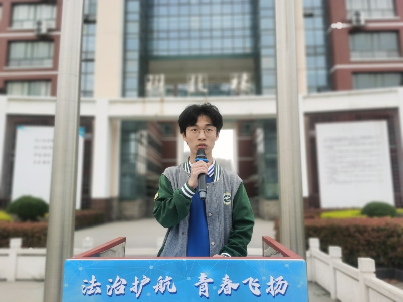 4.21高二14班郭亦凡_副本.jpg
