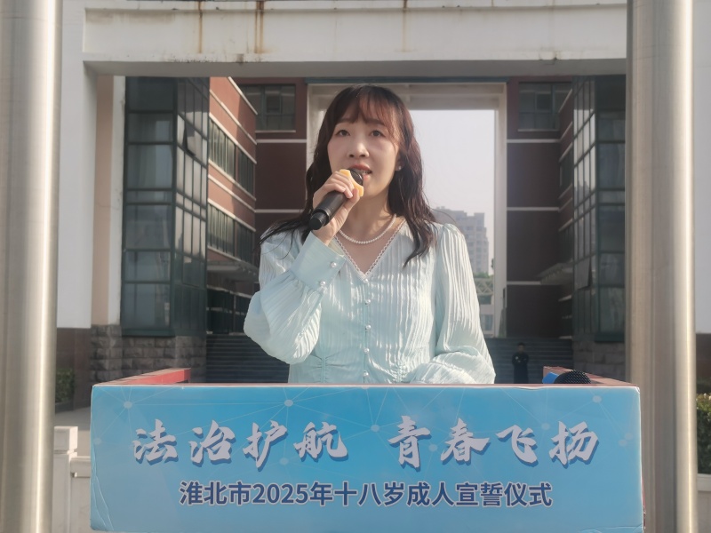 5.19何娟老师_副本.jpg